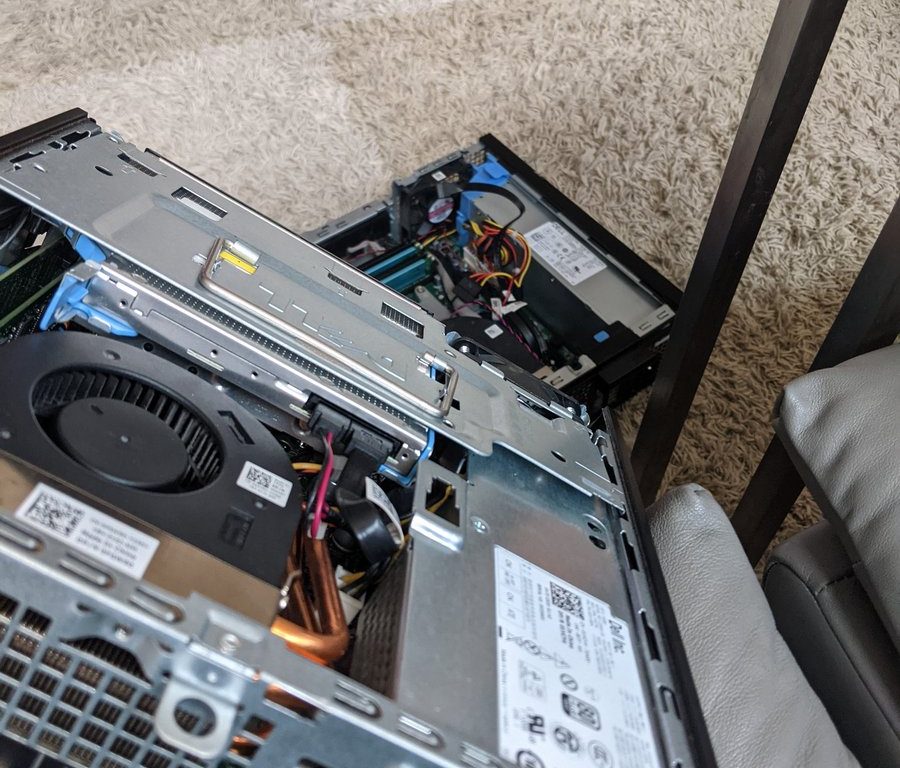 picture of inside of Dell Optiplex computer